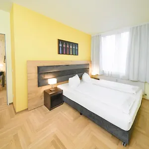 Youth Apartments - Ku'Damm Apartament