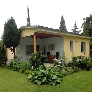 Ferienhaus Sommerhaus Im Grünen, Berlin